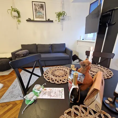 Rm דירה מוראו